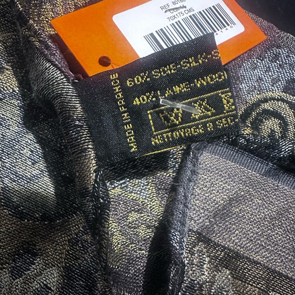 Marc Rozier Paris Print Scarf with Fringe Edges - Picture 6 of 6